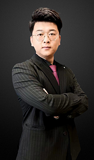 ���术�����培�? /><a  target='_blank'><strong>崔文�?/strong><p>毕业于云南艺术学�?/p></a></li>
                        
                </ul>
            </div>
            <div   id=