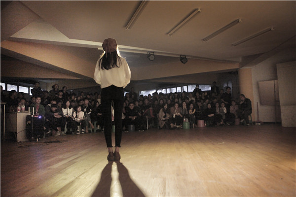 天籁表演专业白匣子表�? width=