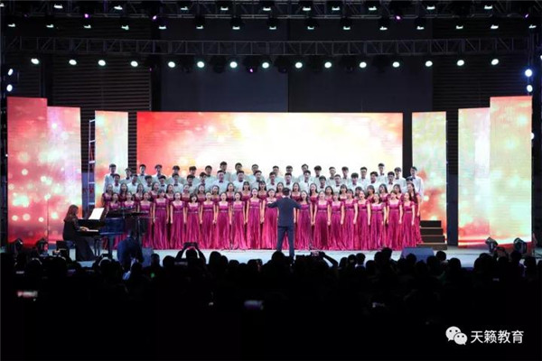 大合唱《时间都��d��儿了�? width=