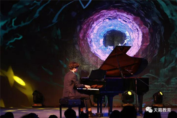 钢琴独奏《梅菲斯托圆舞曲�? width=