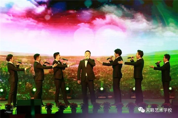 音乐专业��L�����合唱《达坂城+西班牙�? width=