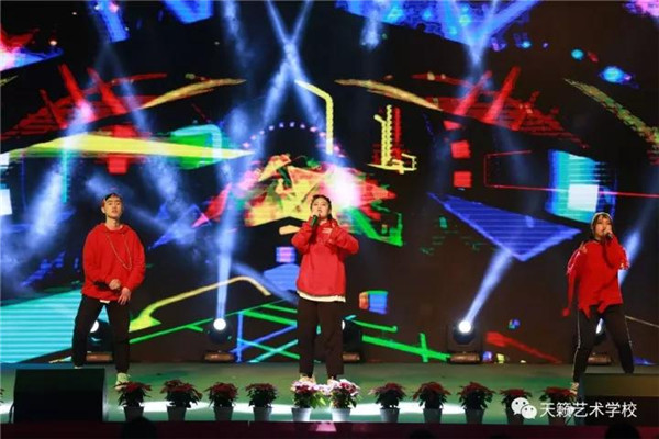 通俗歌曲串烧《逆光之旅�? width=