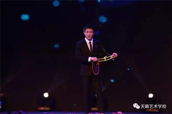 表演专业��术《勿忘初心�? width=