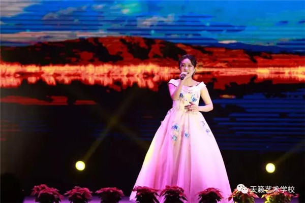 音乐专业独唱《美丽家园�? width=