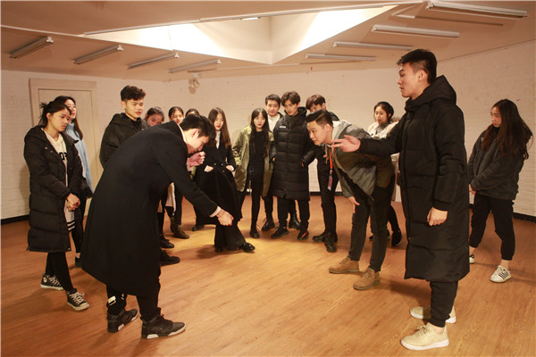 表演专业教师译֠�教学