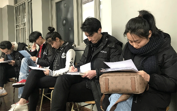 2018�����现�? width=