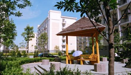 ���江传媒学院