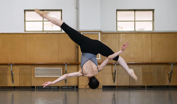 国防大学军事文化学院2013�U�舞�y�学员技巧课