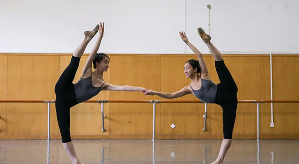 国防大学军事文化学院2013�U�舞�y�学员技巧课