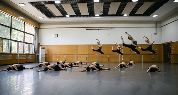 国防大学军事文化学院2013�U�舞�y�学员技巧课