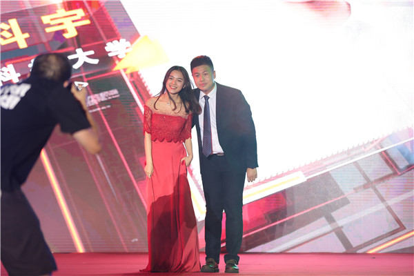 2018四川天籁学霸风云榜颁奖盛�? width=