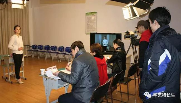 播音��L������? width=