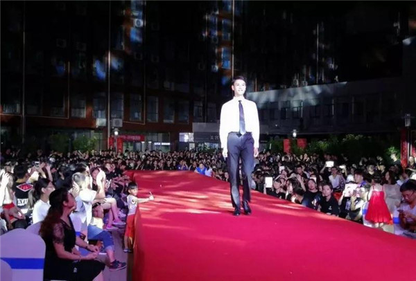 2018�׃��天籁学霸风云榜颁奖盛�? style=