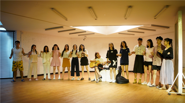 表演����? width=