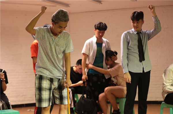 表演����? width=