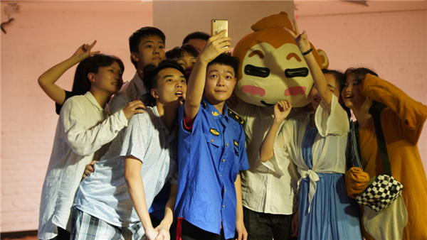 表演����? width=