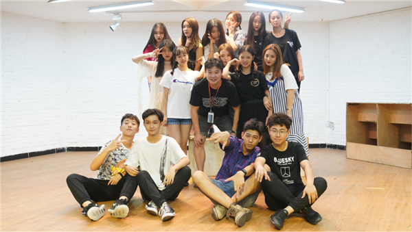 表演����? width=