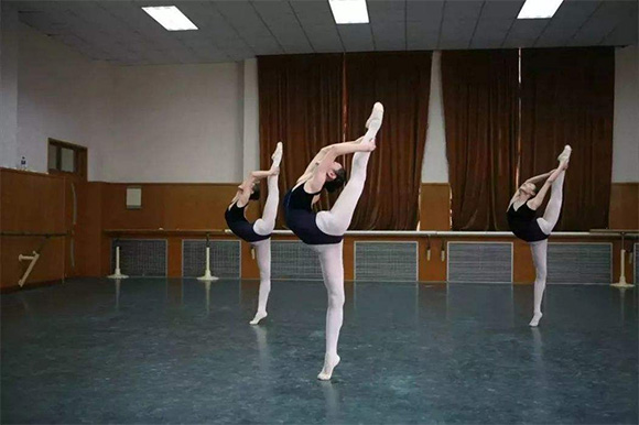 舞蹈����? width=