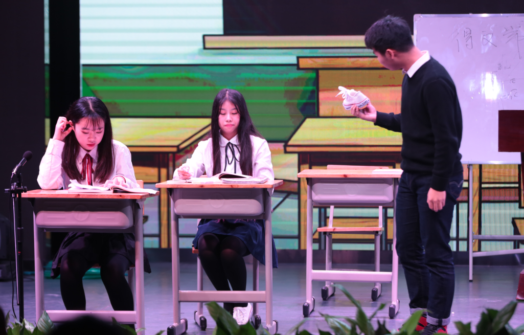 天籁�~�导专业�W�六届戏剧节