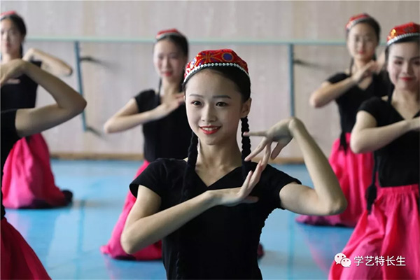 舞蹈����? width=