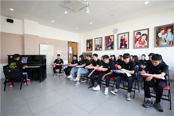 音乐专业�����生