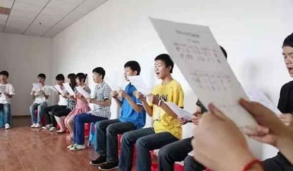 播音�����培�? width=