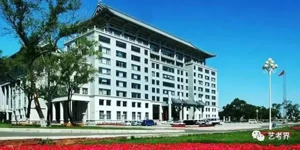 哈尔滨工�E�大�? width=