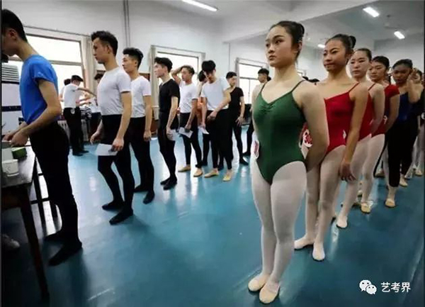 �����现�? width=