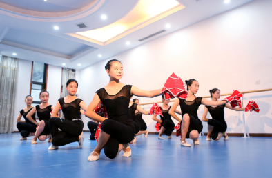 天籁舞蹈专业译֠�