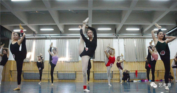 舞蹈����? width=