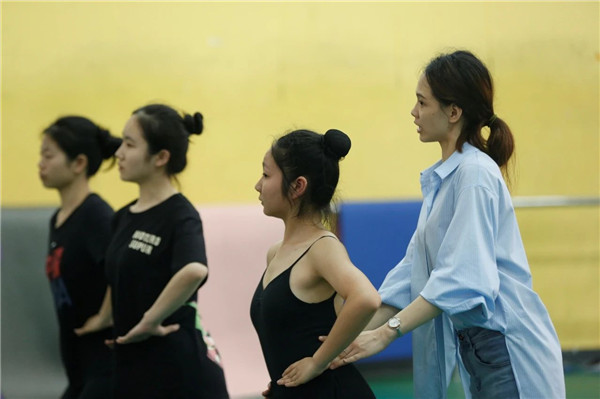 高考集�? /> 
</p>
<p style=