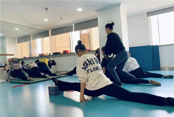 高考集�? /> 
</p>
<p style=