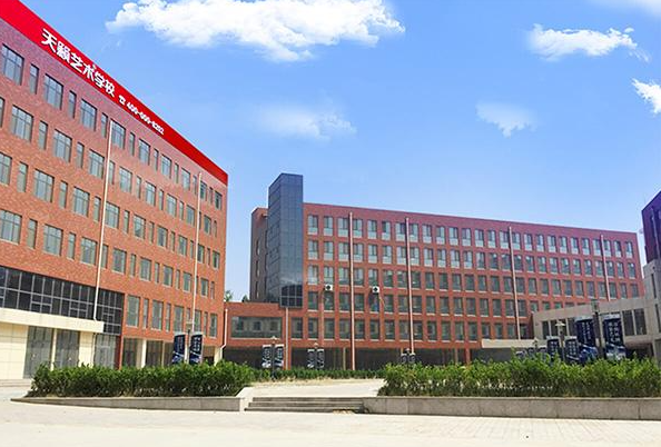 杭州培训�����的机构哪家�? width=